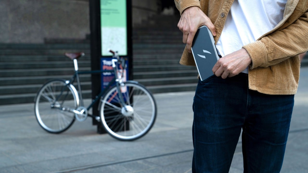 Swytch eBike Kit, ora la batteria diventa tascabile e colorata